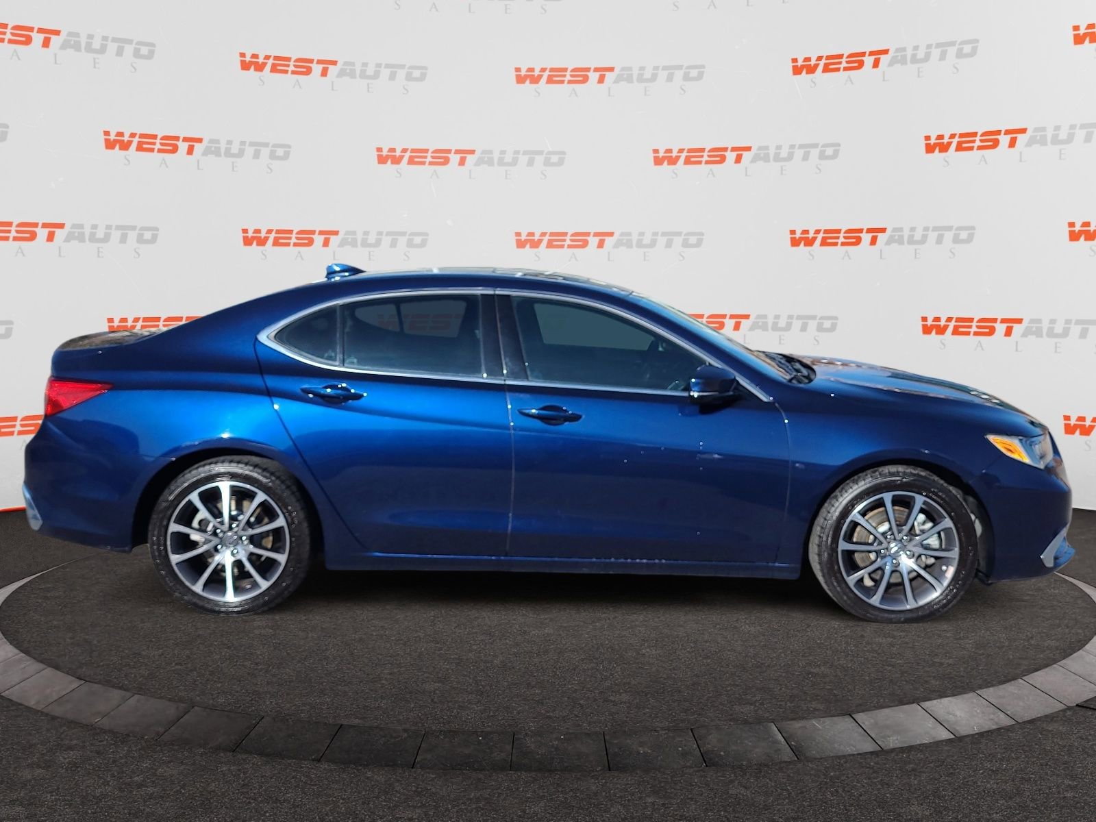Used 2018 Acura TLX V6 SH-AWD image 6