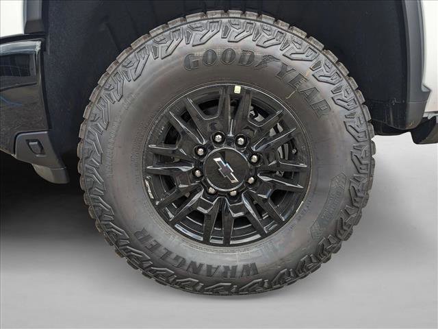 New 2026 Chevrolet Silverado 2500 ZR2 image 11