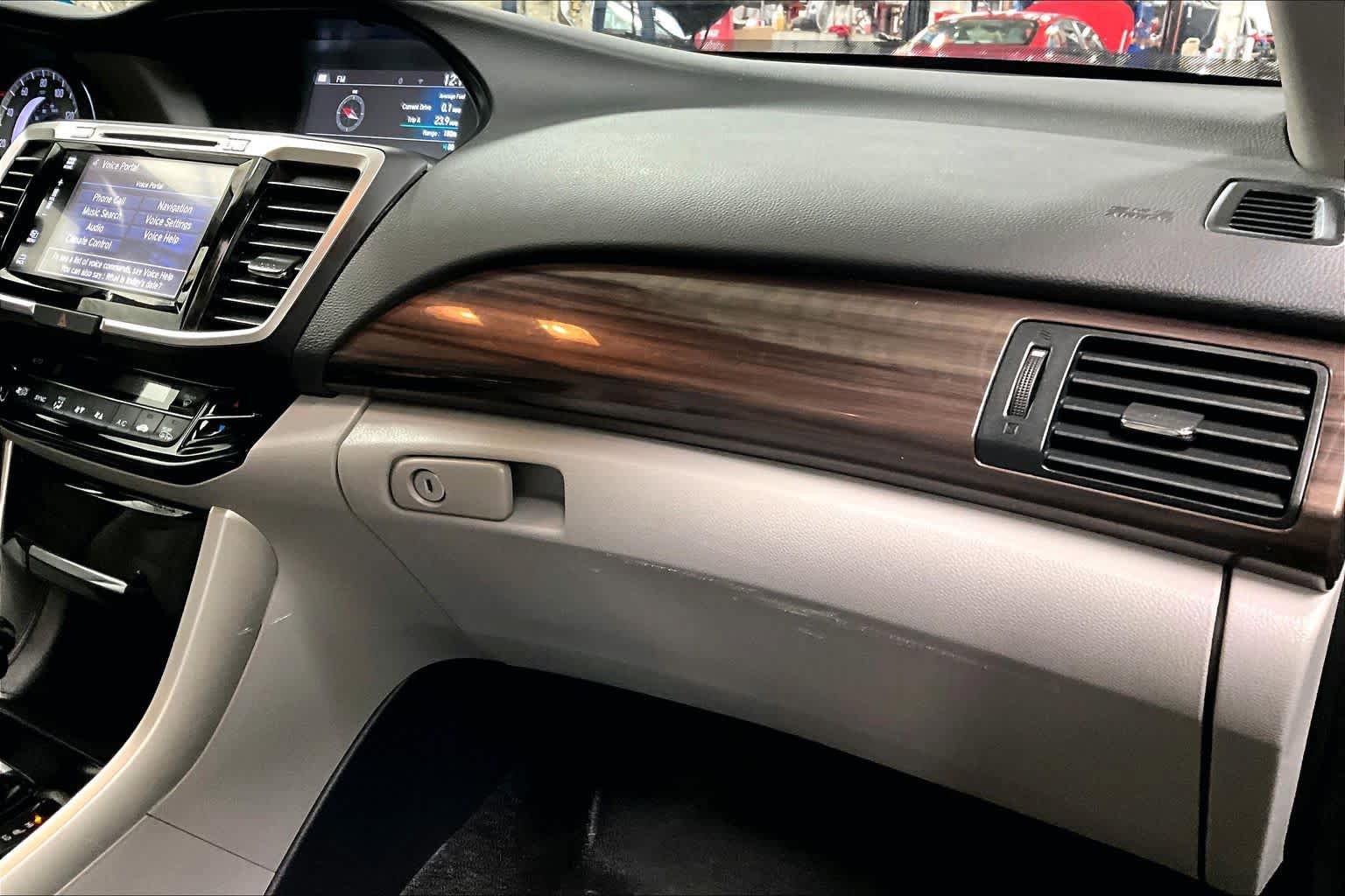 Used 2016 Honda Accord EX-L image 18
