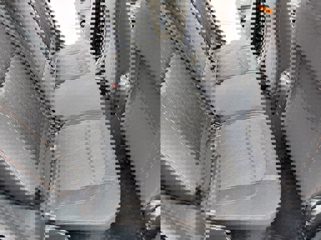 Used 2021 Ford EcoSport SE w/ SE Appearance Package image 26