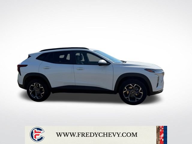 Used 2025 Chevrolet Trax LT FWD image 4