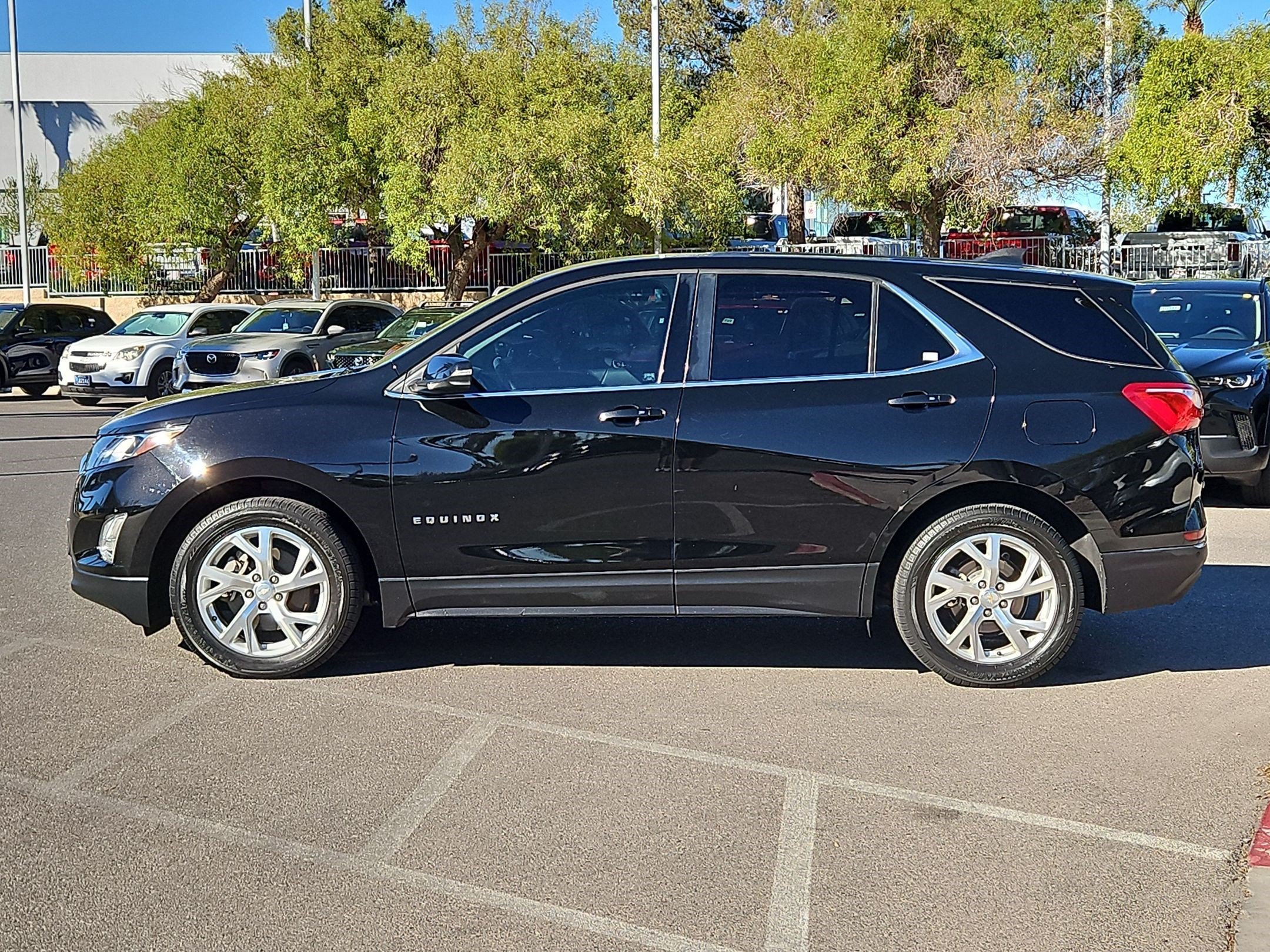 Certified 2018 Chevrolet Equinox LT FWD image 2