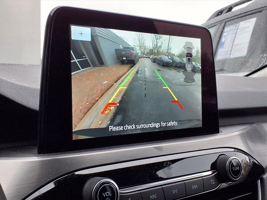 Used 2021 Ford Escape Titanium w/ Class II Trailer Tow Package image 8