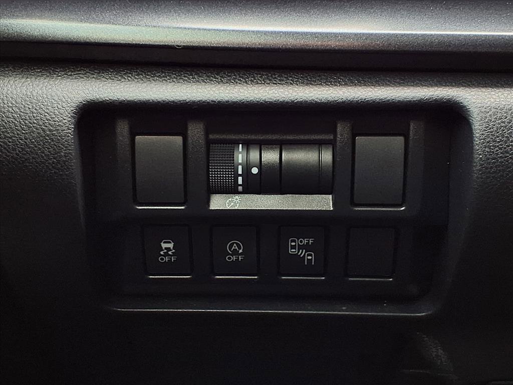 Used 2021 Subaru Crosstrek 2.5i Sport w/ Moonroof Package image 21