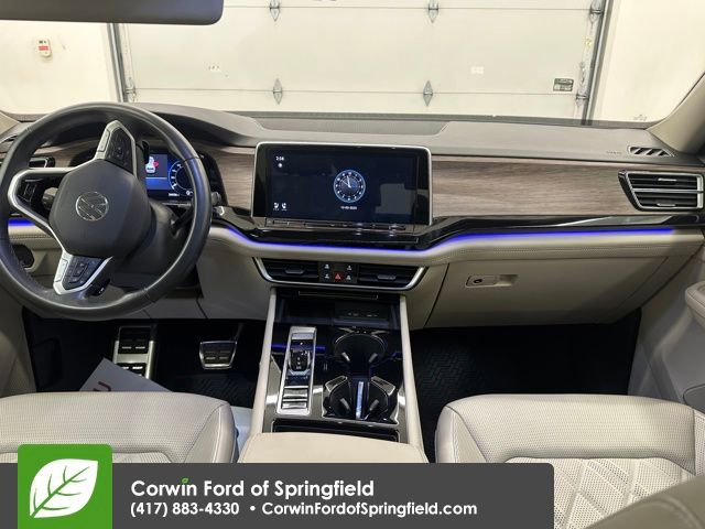 Used 2024 Volkswagen Atlas SEL Premium R-Line image 14