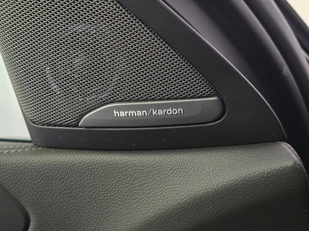 Certified 2023 BMW X6 xDrive40i w/ Premium Package image 9