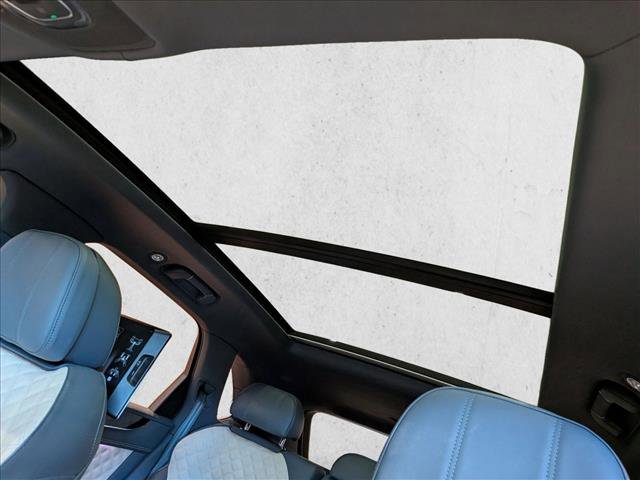Used 2022 Bentley Bentayga image 15