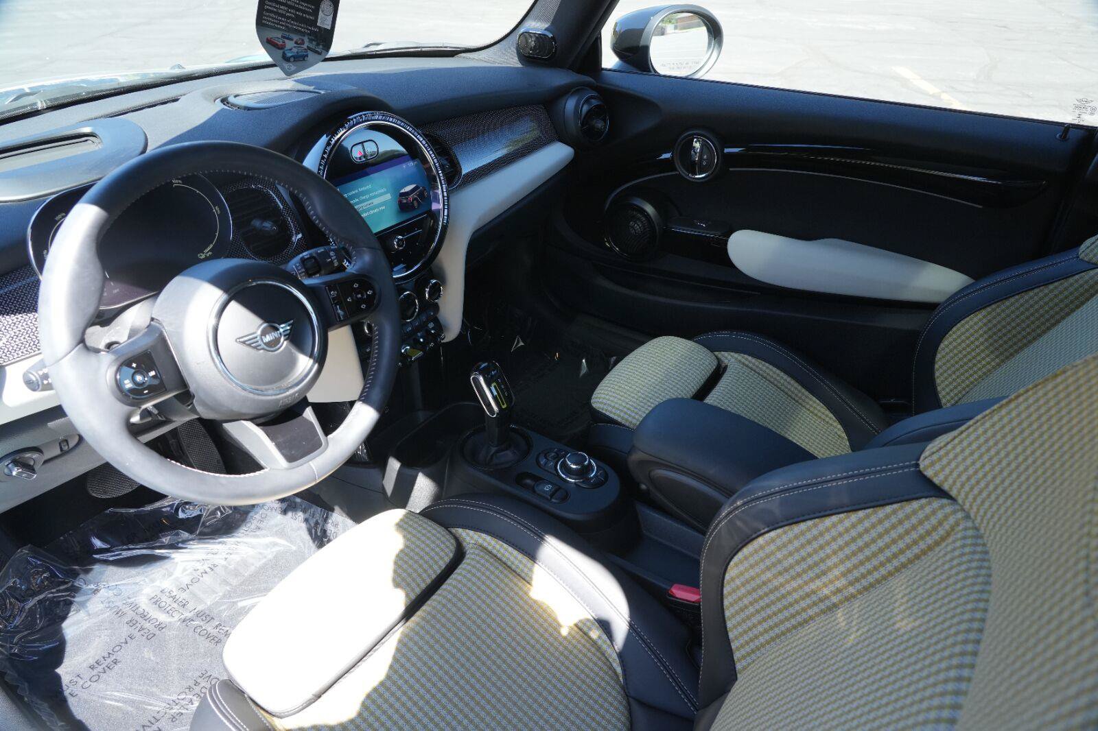Used 2023 MINI Cooper SE FWD image 9