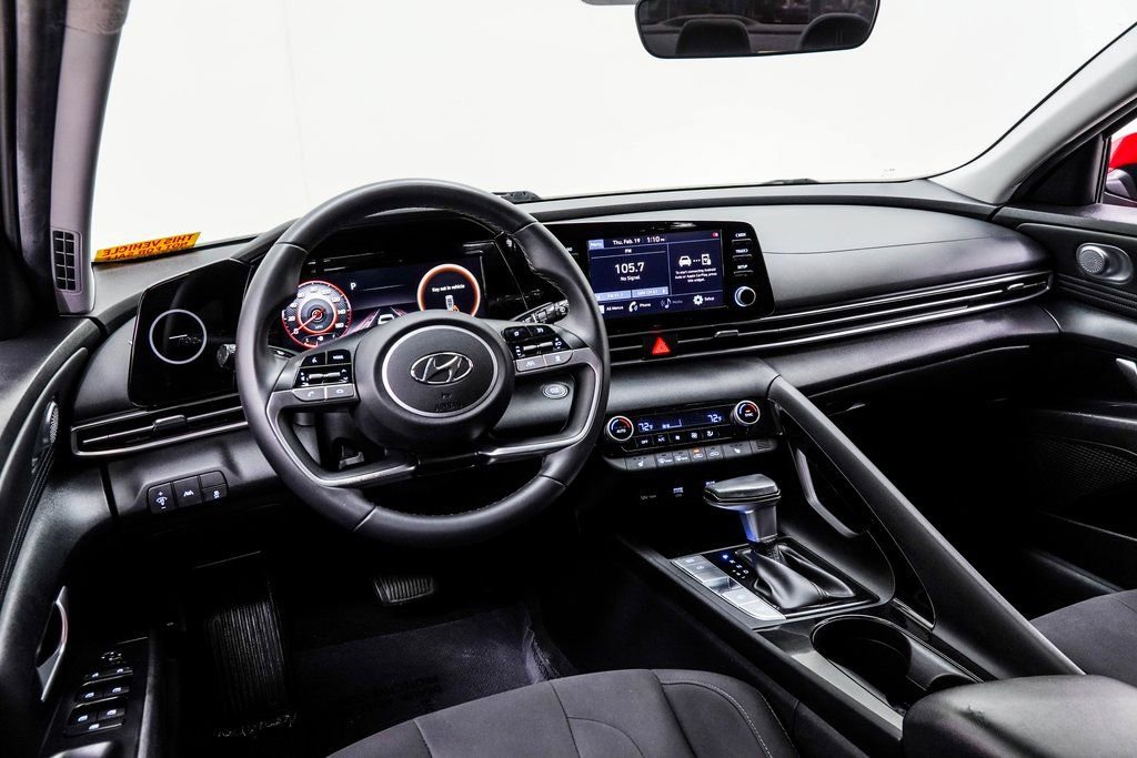 Used 2021 Hyundai Elantra SEL w/ Convenience Package image 5