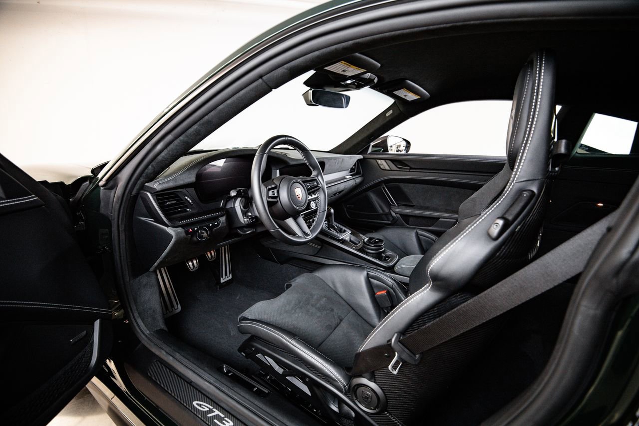 Certified 2025 Porsche 911 GT3 RWD image 4