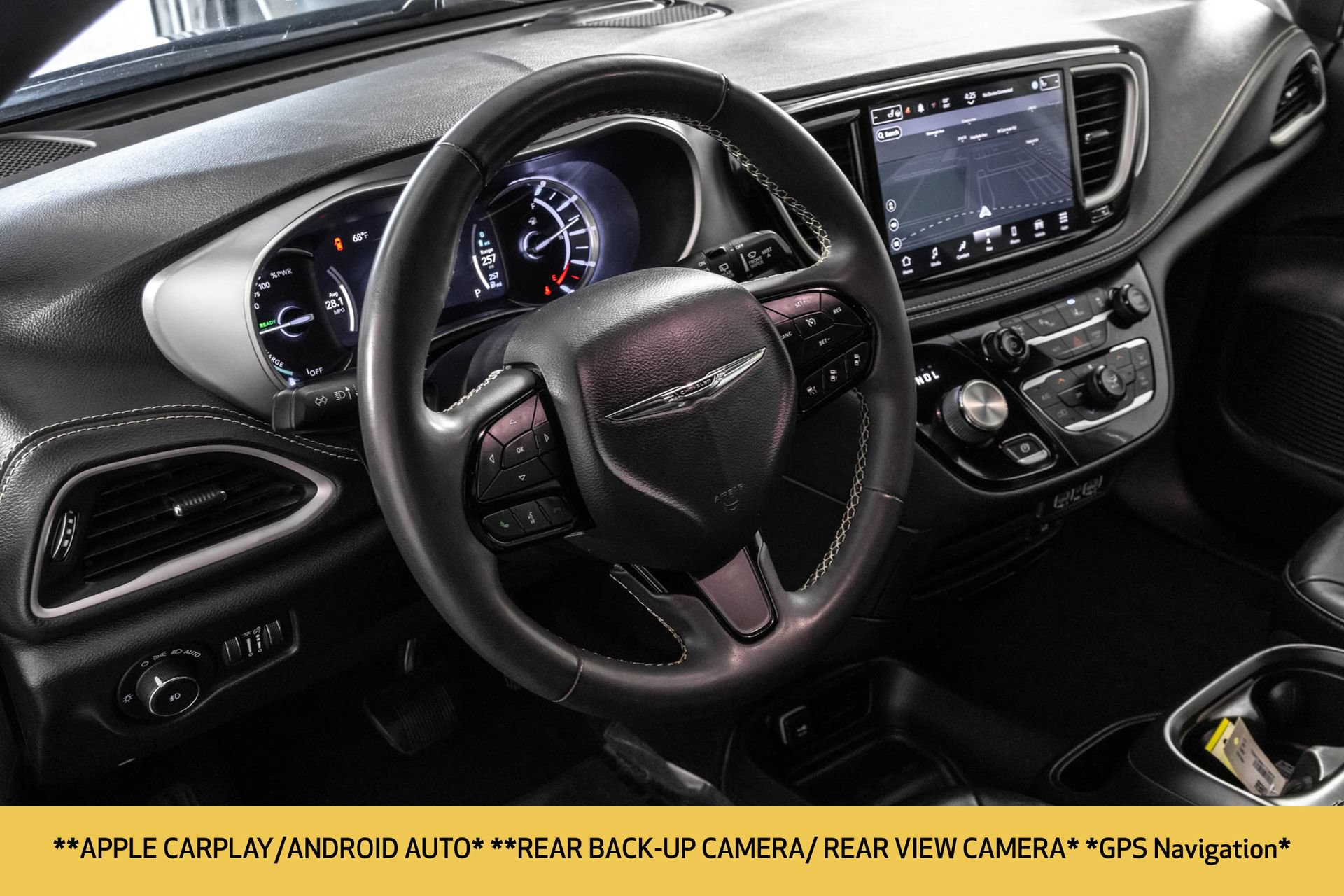 Used 2022 Chrysler Pacifica Touring-L w/ Uconnect Theater Family Group FWD image 5