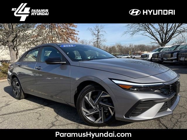 Certified 2025 Hyundai Elantra Sport image 1