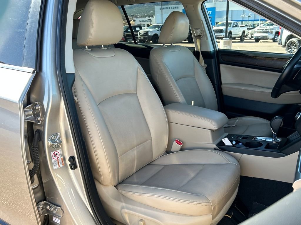 Used 2017 Subaru Outback 2.5i Limited image 19
