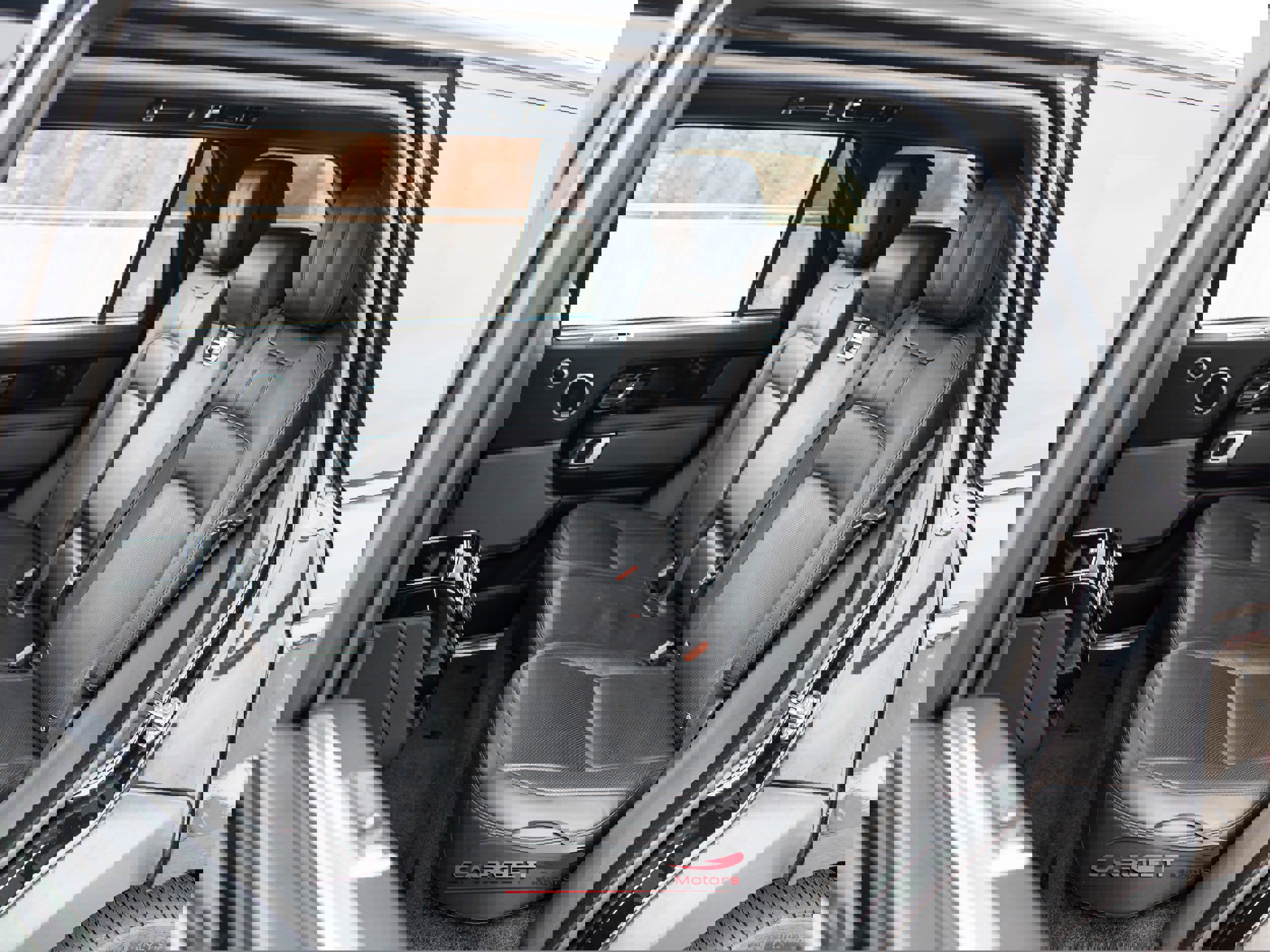 Used 2020 Land Rover Range Rover Long Wheelbase HSE image 17