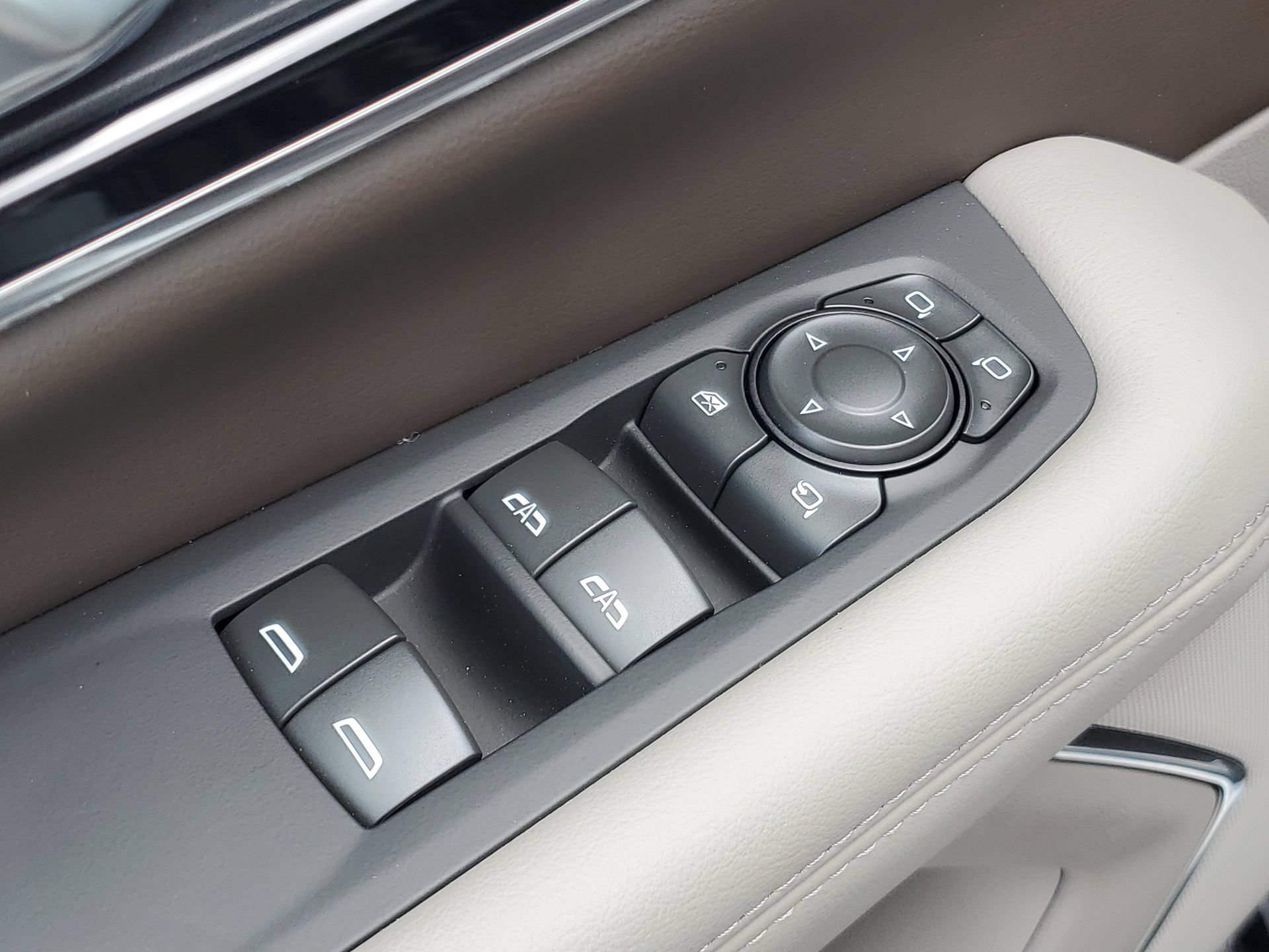 Used 2025 GMC Yukon Elevation RWD image 19