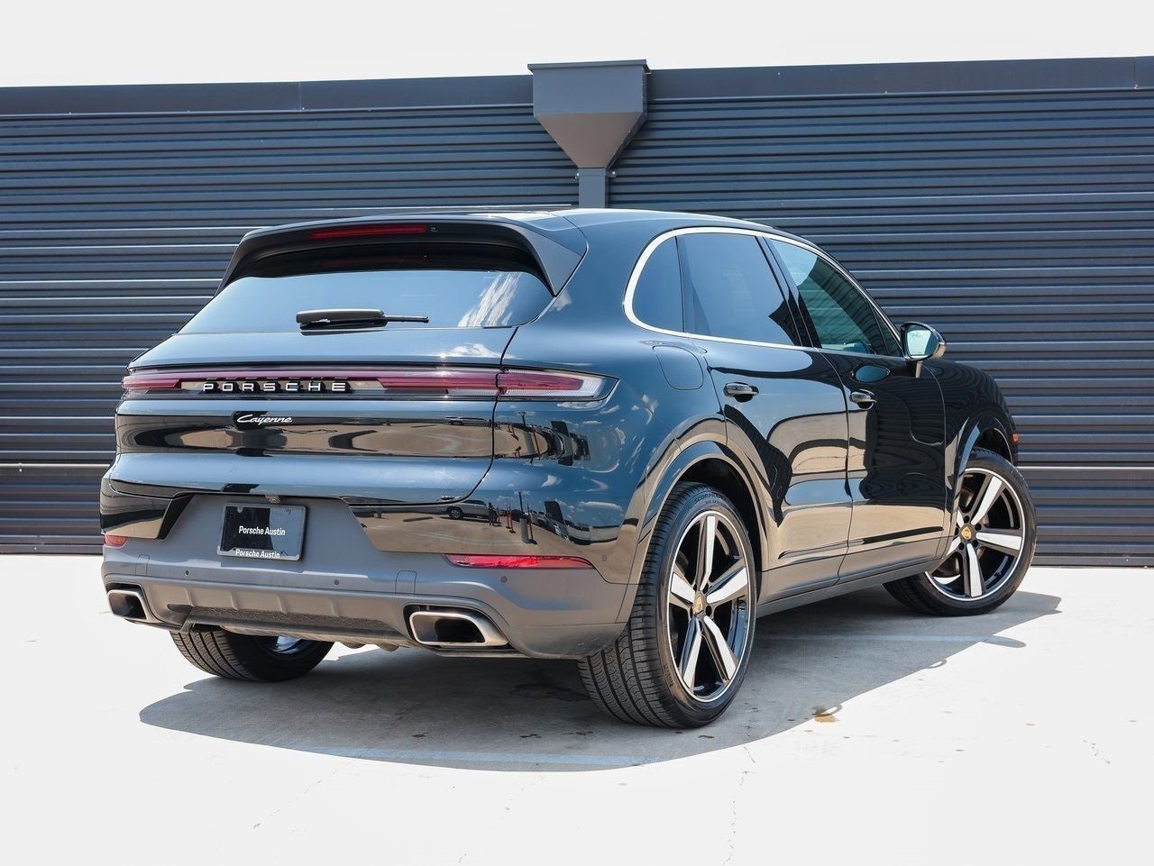 Certified 2025 Porsche Cayenne image 7