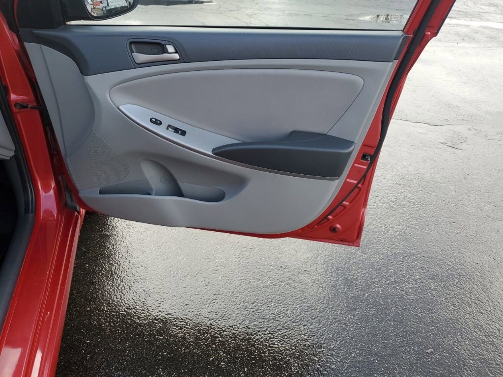 Used 2016 Hyundai Accent SE image 28