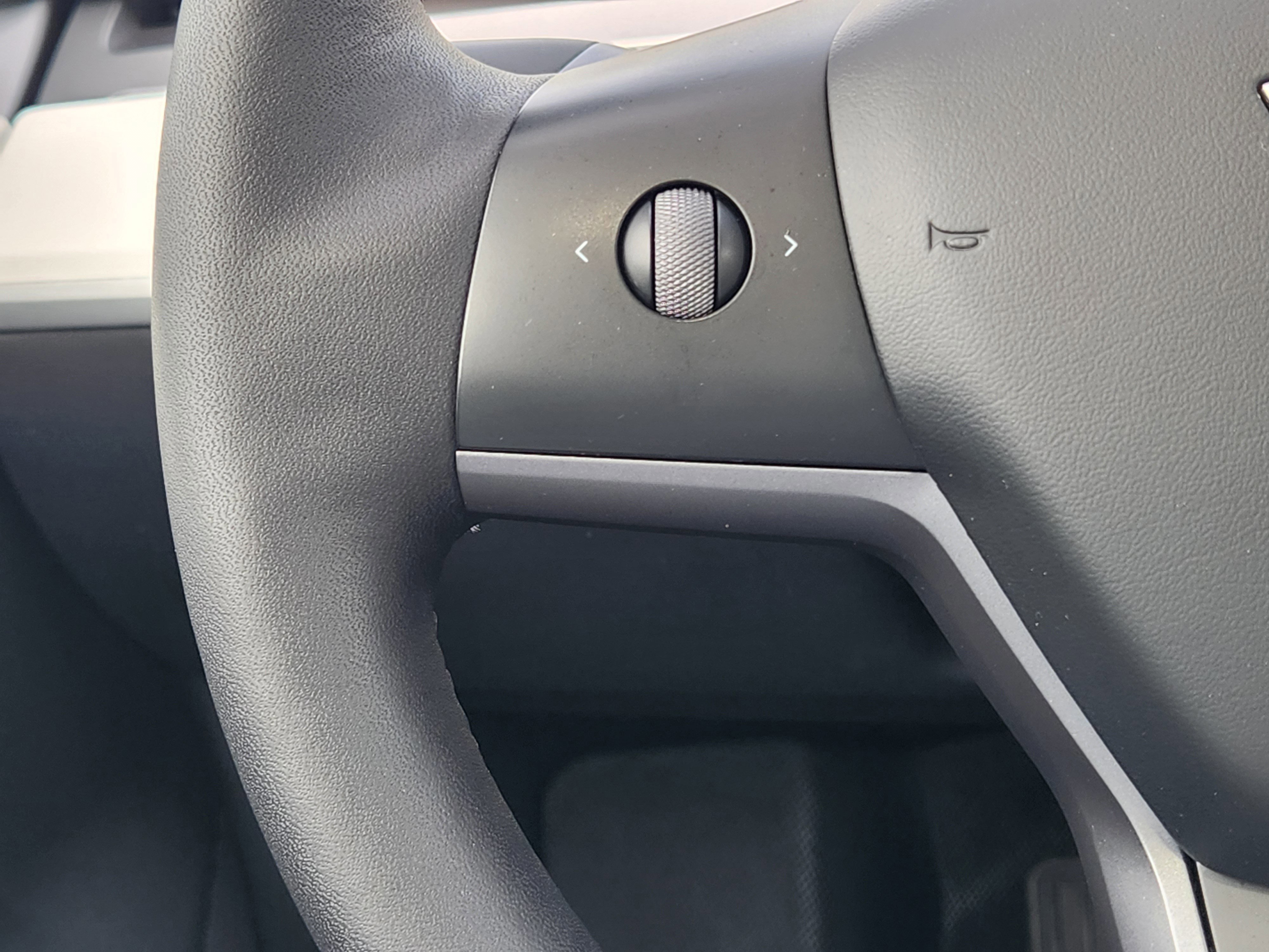 Used 2023 Tesla Model 3 Standard Range image 23