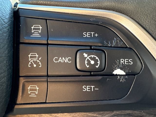 Used 2024 Jeep Grand Cherokee Limited AWD/4WD image 30