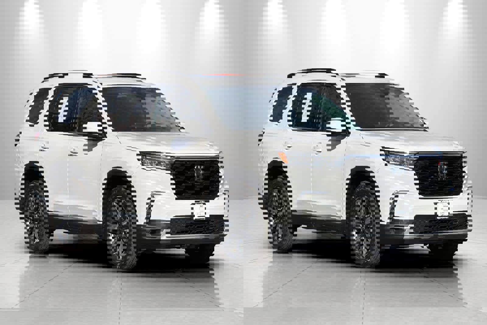 Used 2025 Honda Pilot Touring image 9