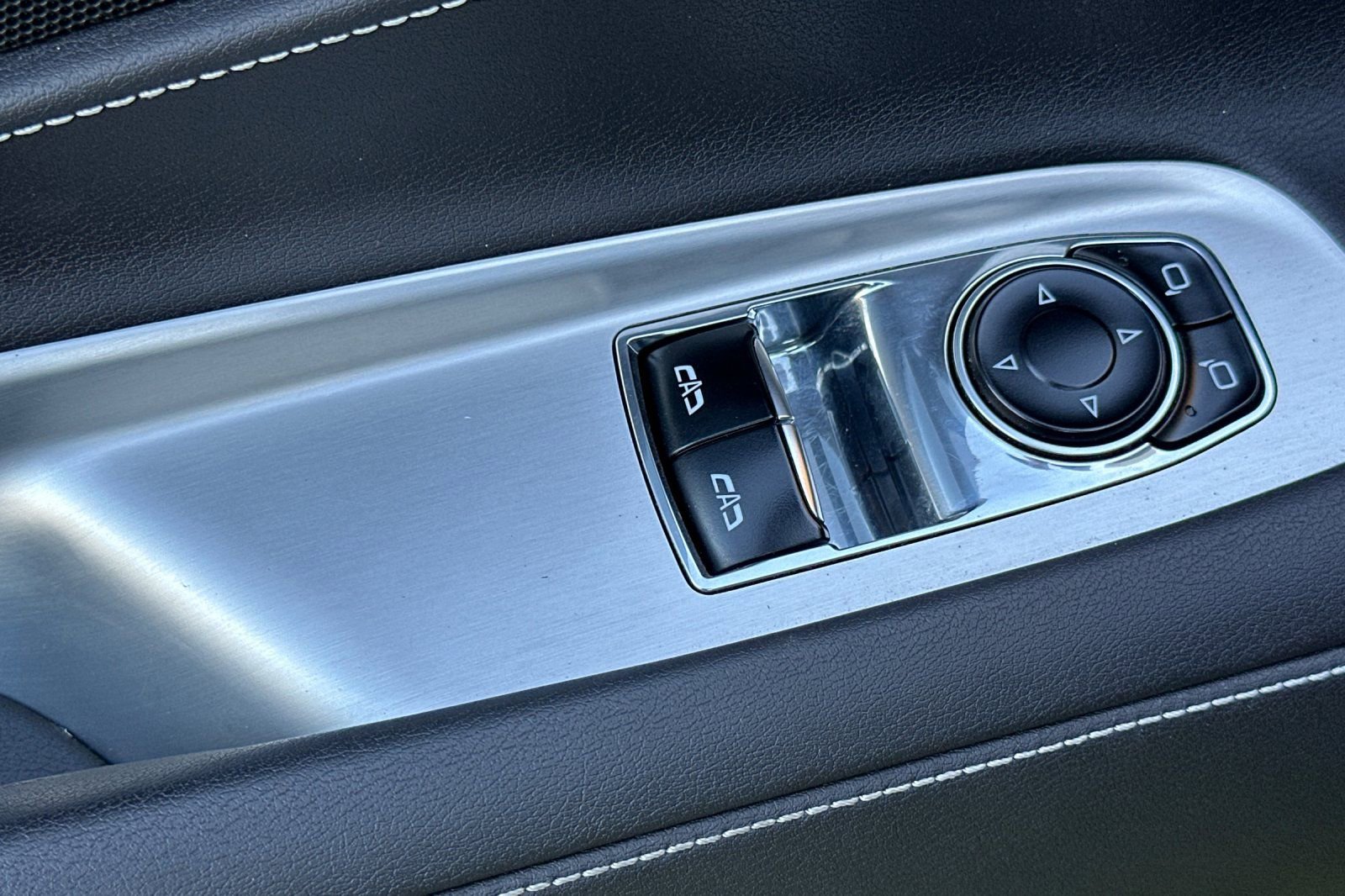 Used 2020 Chevrolet Corvette Stingray Coupe w/ Engine Appearance Package image 13