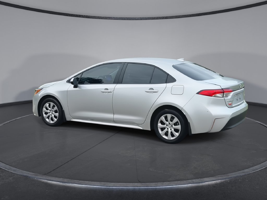 Used 2025 Toyota Corolla LE FWD image 6