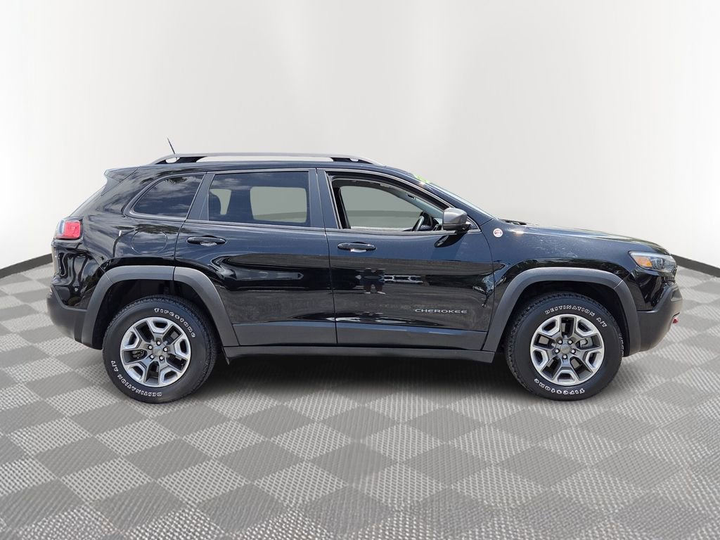 Used 2019 Jeep Cherokee Trailhawk w/ Cold Weather Group AWD/4WD image 7