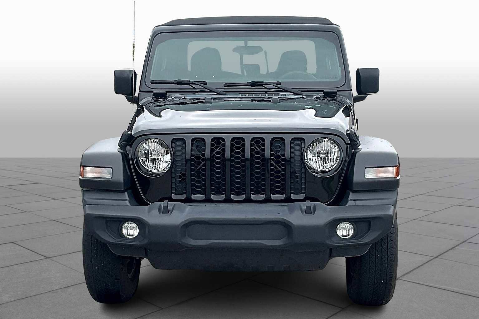 Used 2020 Jeep Gladiator Sport w/ Quick Order Package 24S image 3