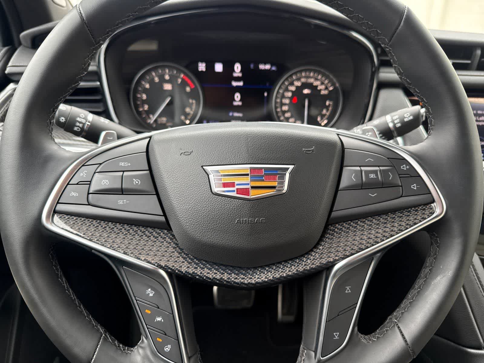 Used 2025 Cadillac XT5 Sportv w/ Technology Package AWD/4WD image 24
