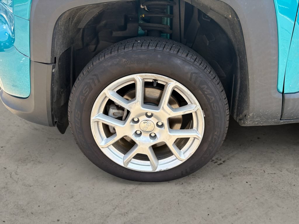 Used 2019 Jeep Renegade Latitude w/ Popular Equipment Group AWD/4WD image 14