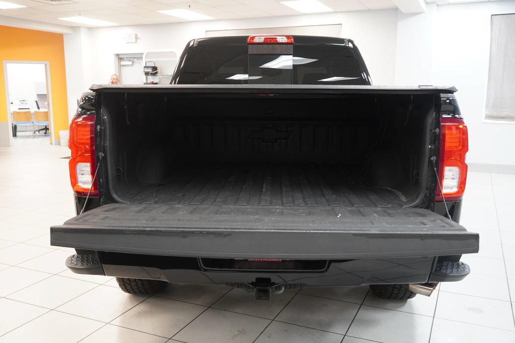 Used 2017 Chevrolet Silverado 1500 LTZ Z71 w/ Midnight Edition AWD/4WD image 9