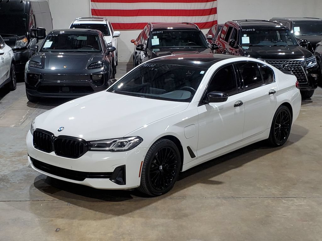 Used 2021 BMW 530e w/ Parking Assistance Package RWD image 37