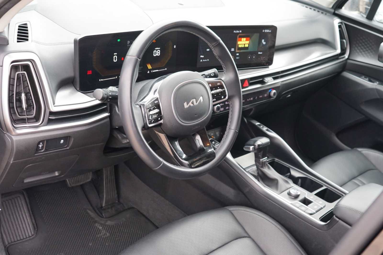Used 2024 Kia Sorento S FWD image 7