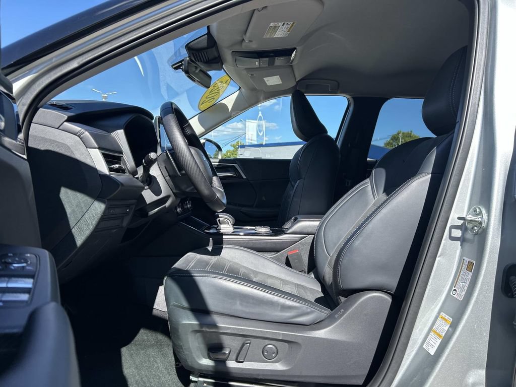 Used 2025 Mitsubishi Outlander SE AWD/4WD image 15