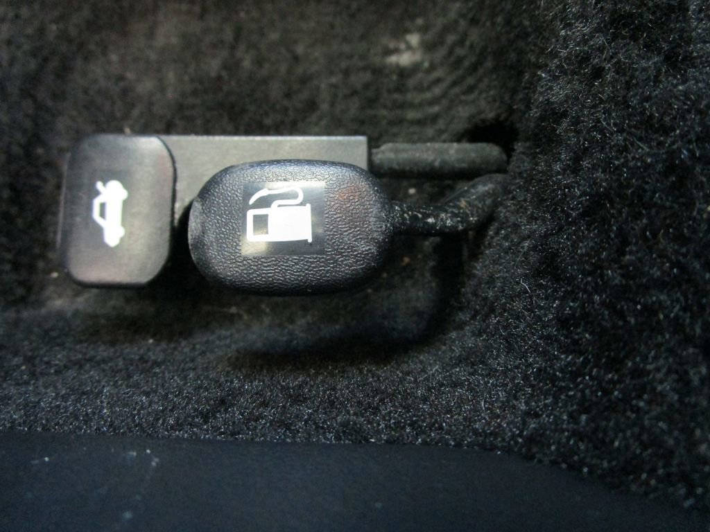 Used 2025 Hyundai Elantra Limited image 23