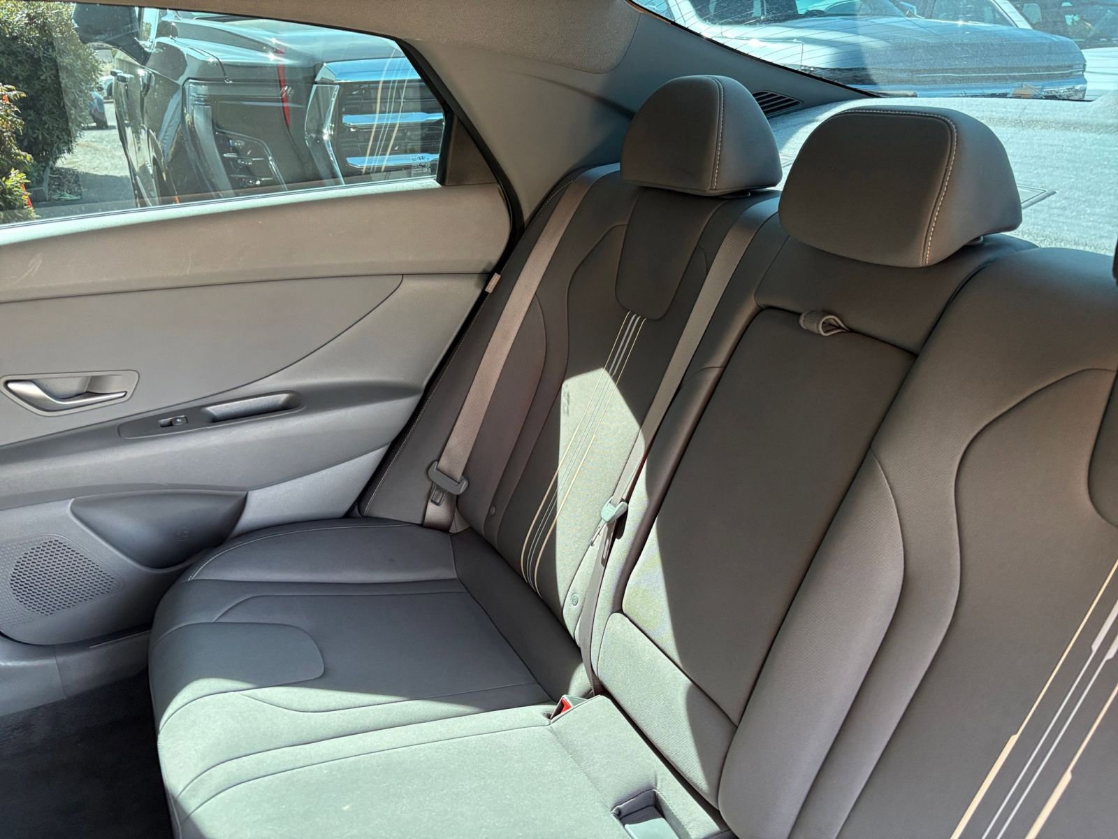 Used 2025 Hyundai Elantra SEL FWD image 39