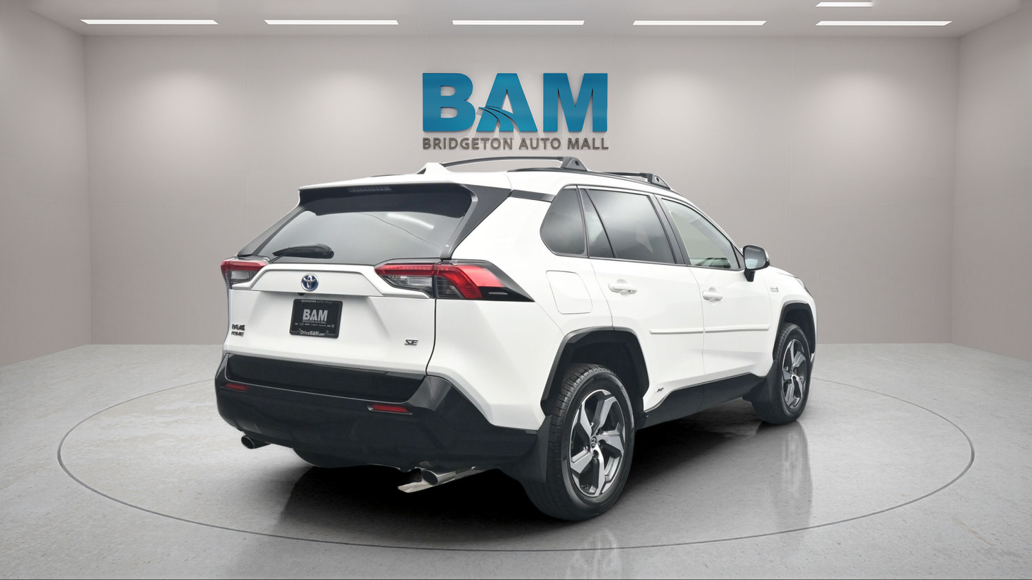 Used 2023 Toyota RAV4 SE w/ Weather & Moonroof Package AWD/4WD image 6