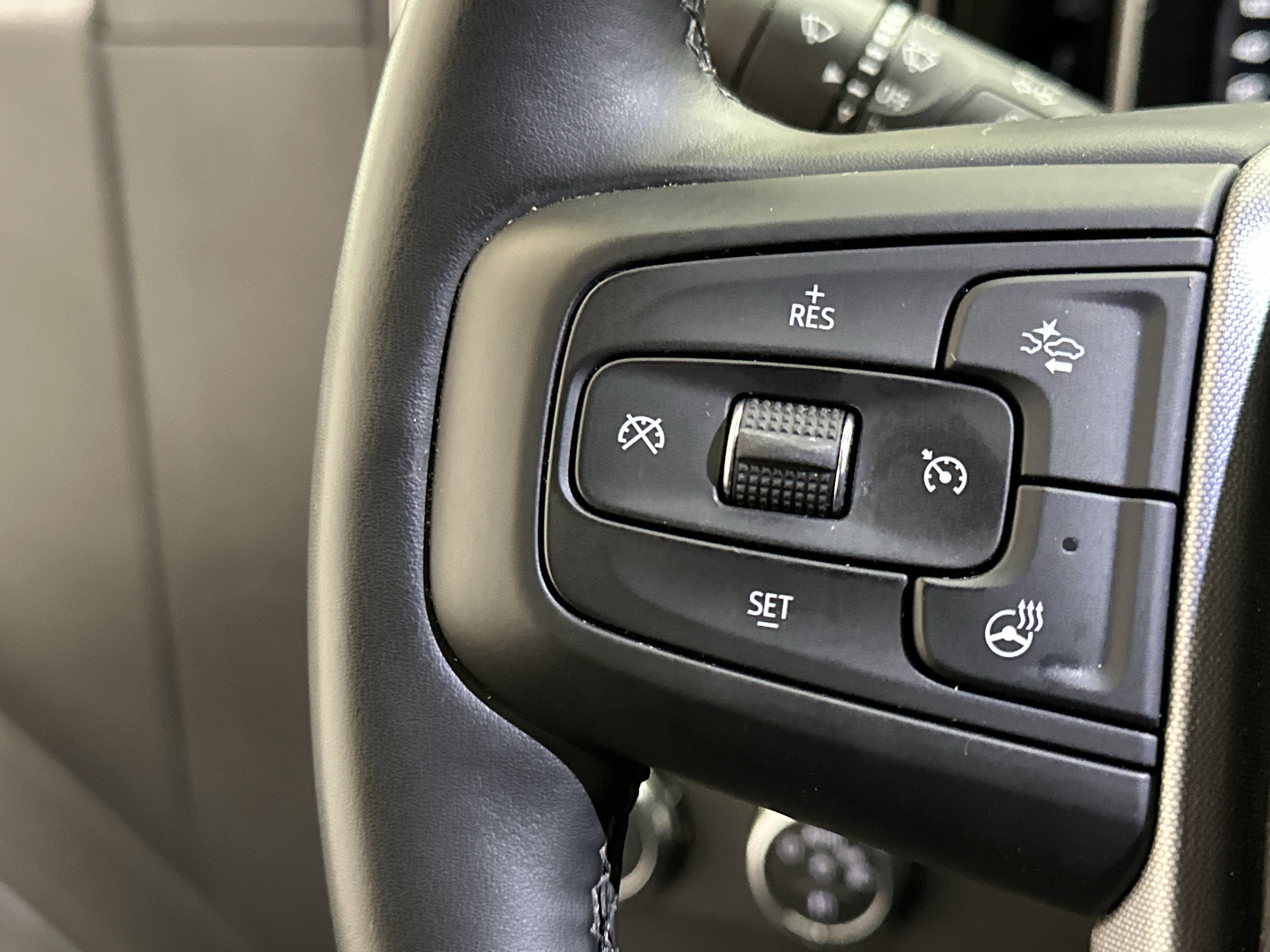 Used 2025 GMC Sierra 1500 SLT image 30