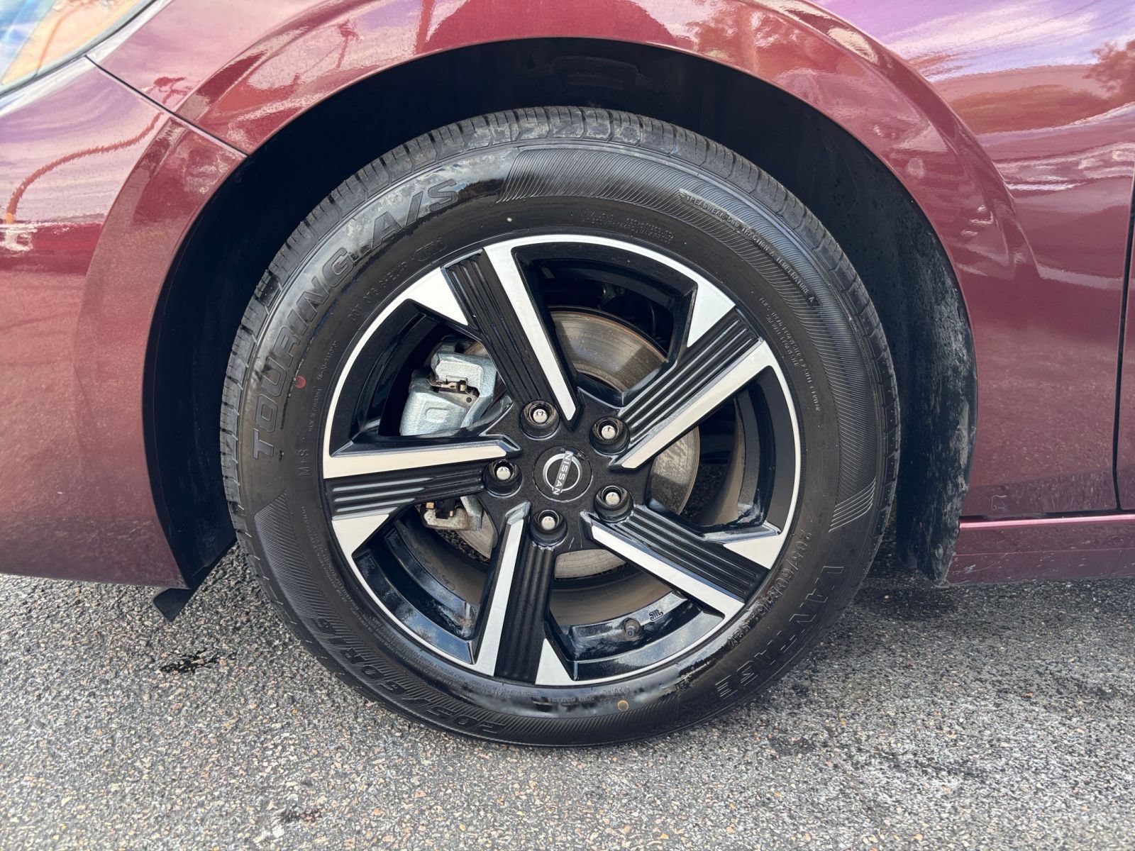 Used 2025 Nissan Sentra SV FWD image 23