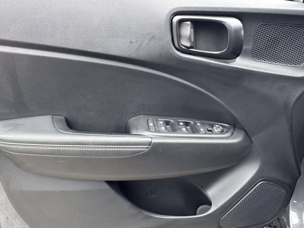 Certified 2026 Hyundai Venue SEL FWD image 17