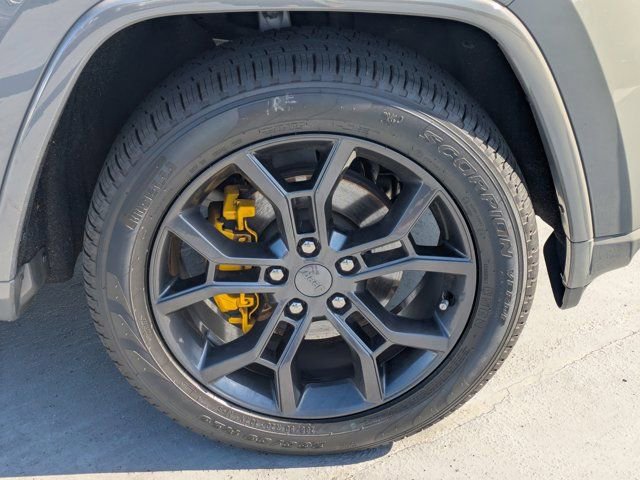 Used 2020 Jeep Grand Cherokee Altitude image 9