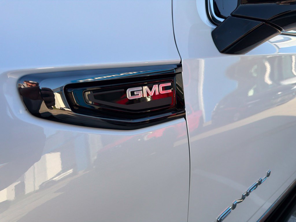 Used 2023 GMC Yukon XL Denali Ultimate AWD/4WD image 9