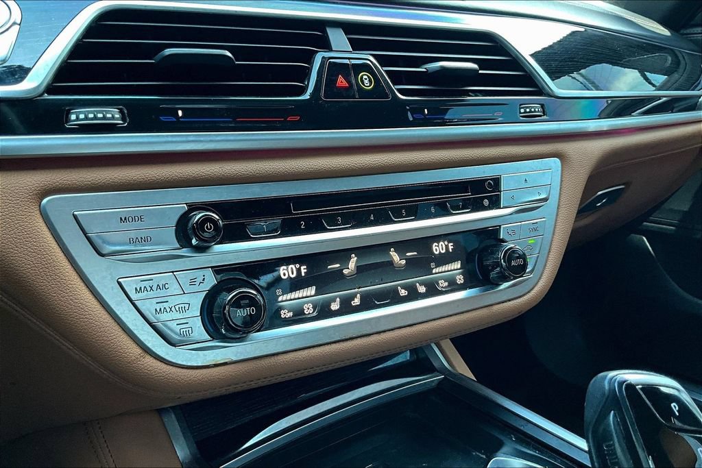Used 2020 BMW 740i w/ M Sport Package RWD image 15