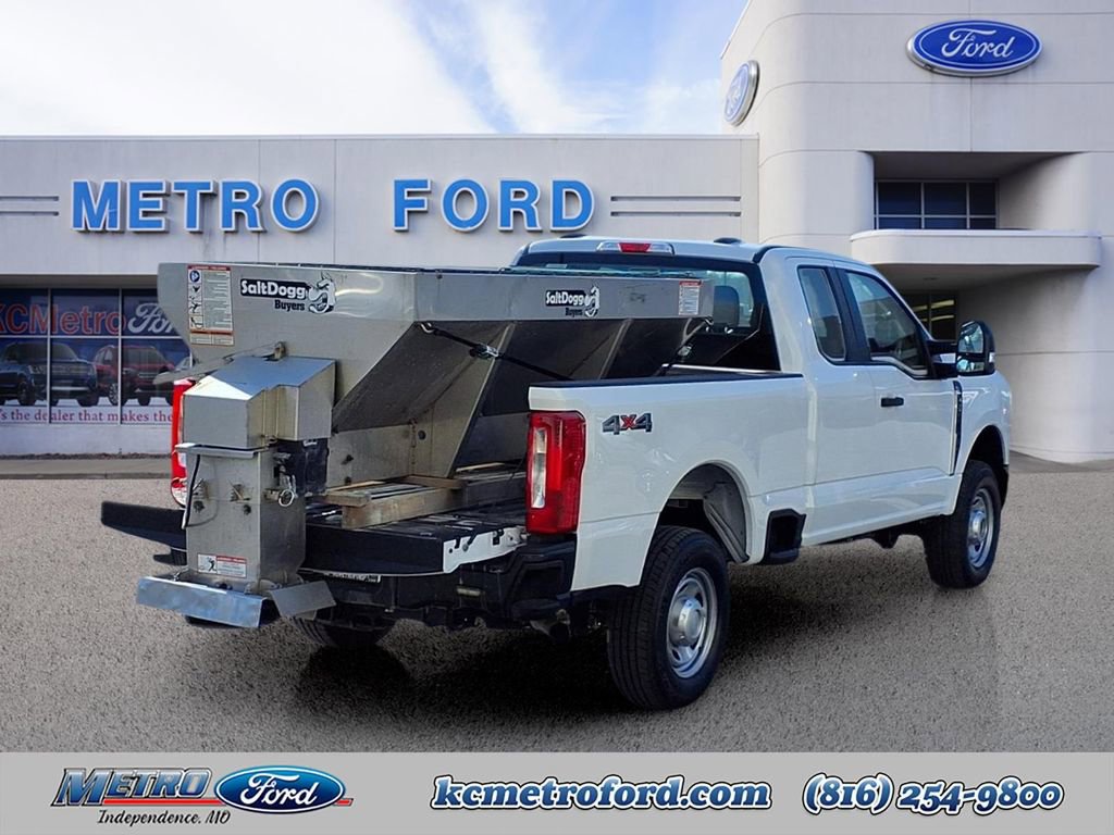 Used 2023 Ford F250 XL w/ Snow Plow/Camper Package AWD/4WD image 3