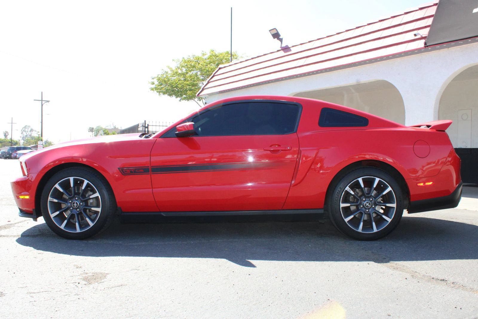 Used 2012 Ford Mustang GT Premium RWD image 34