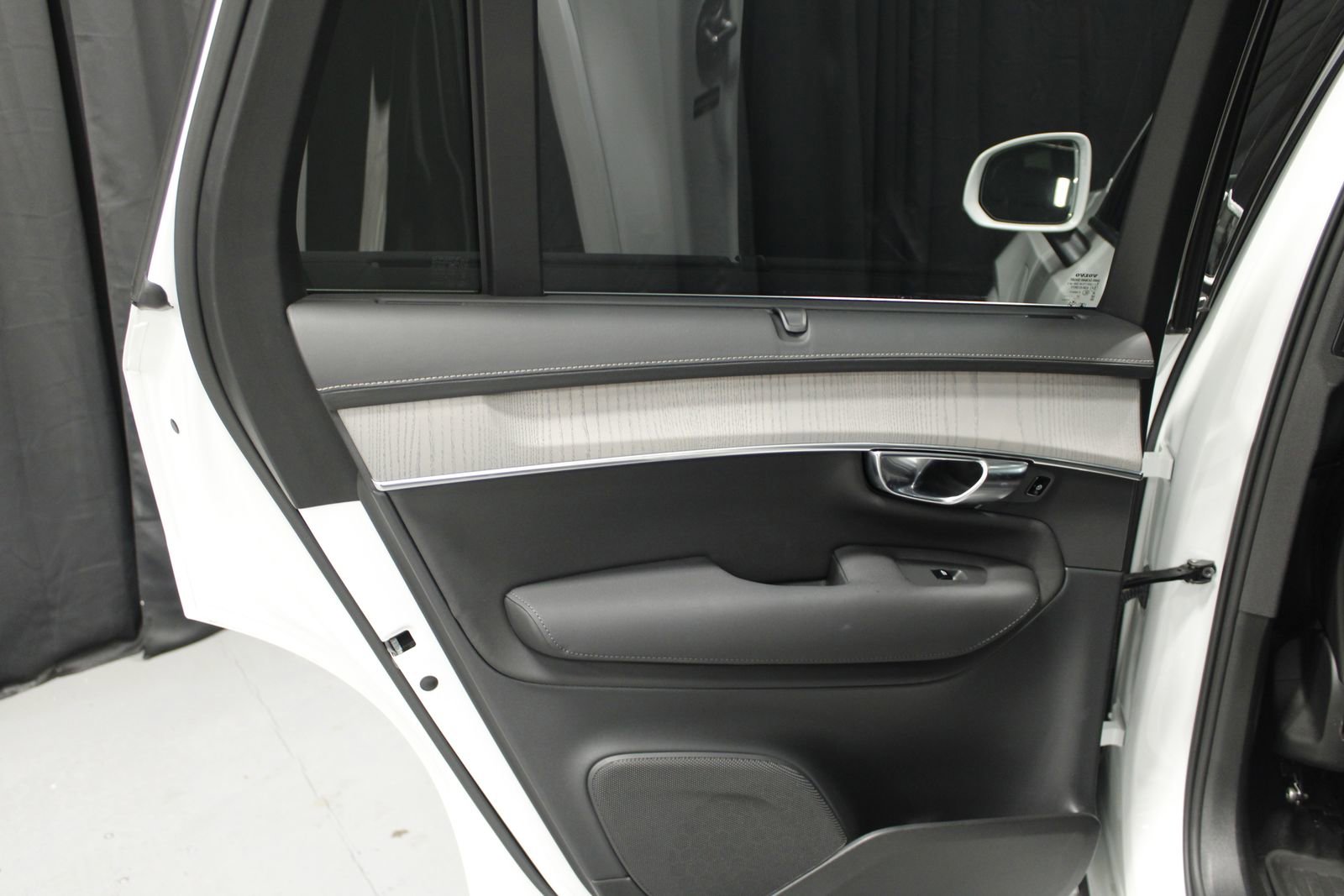 Used 2025 Volvo XC90 T8 Ultra image 26