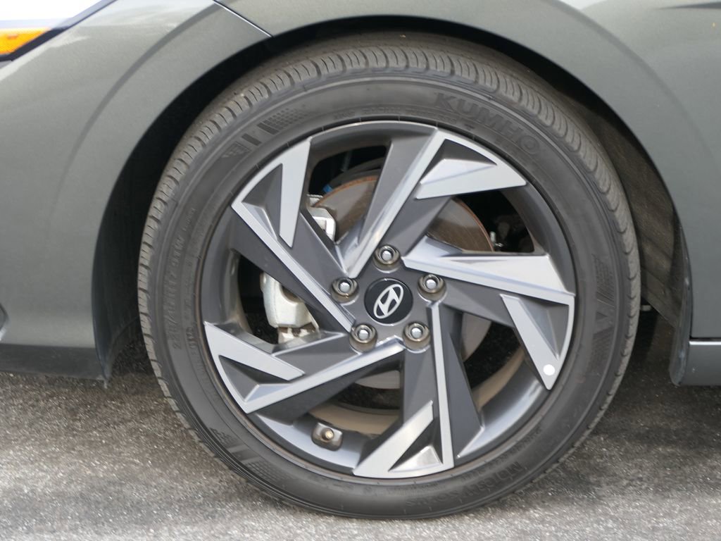 Certified 2025 Hyundai Elantra Sport image 10