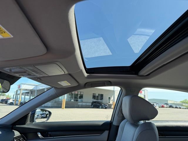 Used 2020 Honda Accord EX image 16