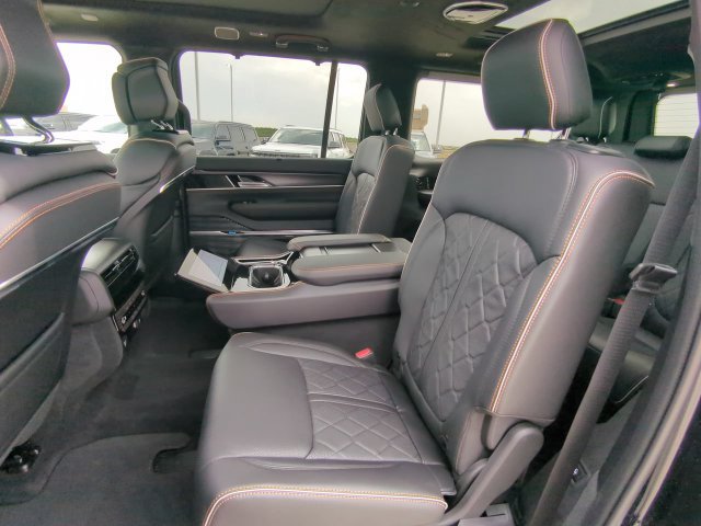 New 2026 Jeep Grand Wagoneer Summit AWD/4WD image 17