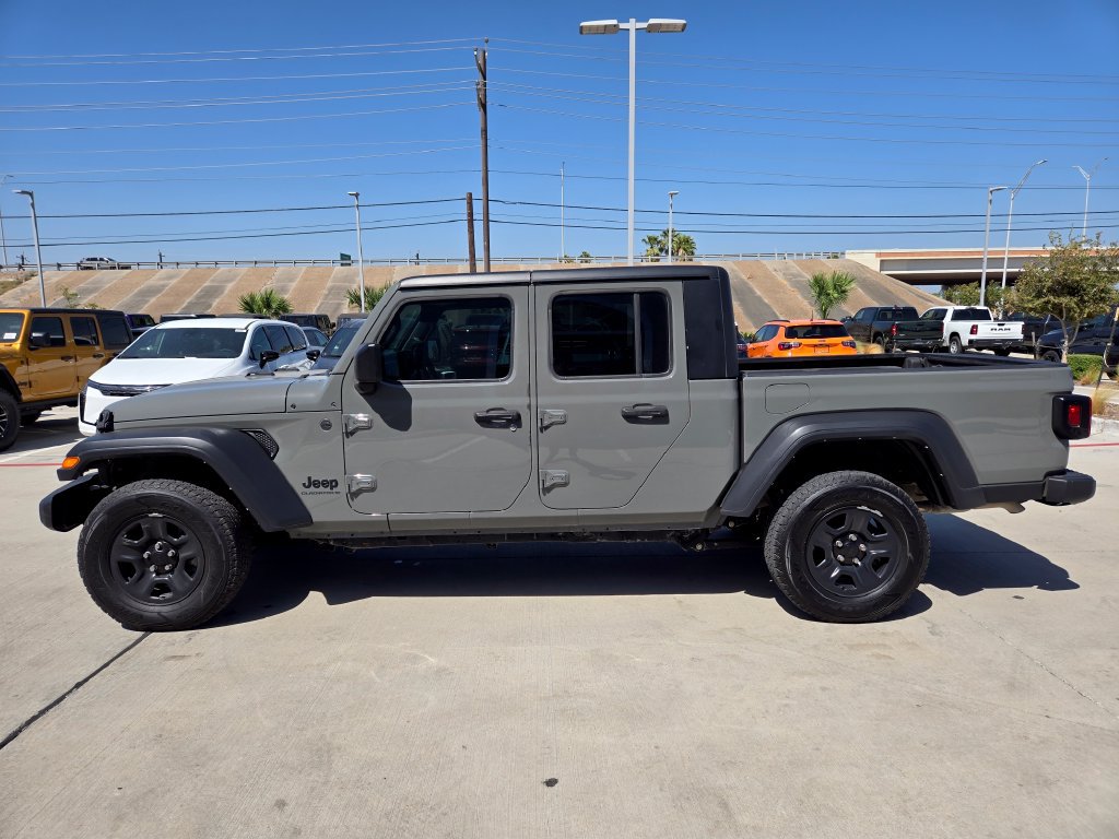 Used 2023 Jeep Gladiator Sport w/ Trailer Tow Package AWD/4WD image 7